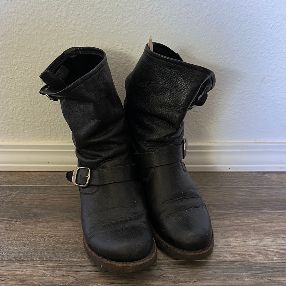 FRYE AND CO Black Combat Moto Boots with Rugged Style